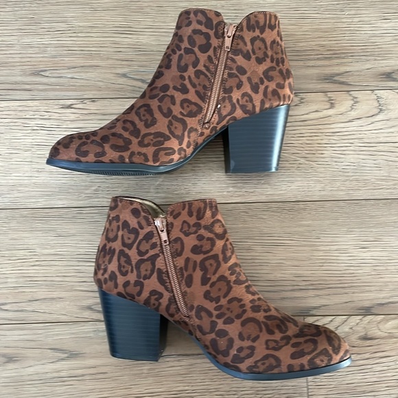 Style & co leopard print heeled ankle boot - Picture 4 of 7